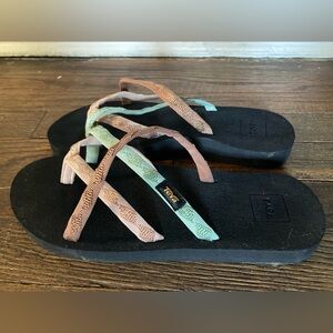 Teva Women’s Olowahu sandals, size 9